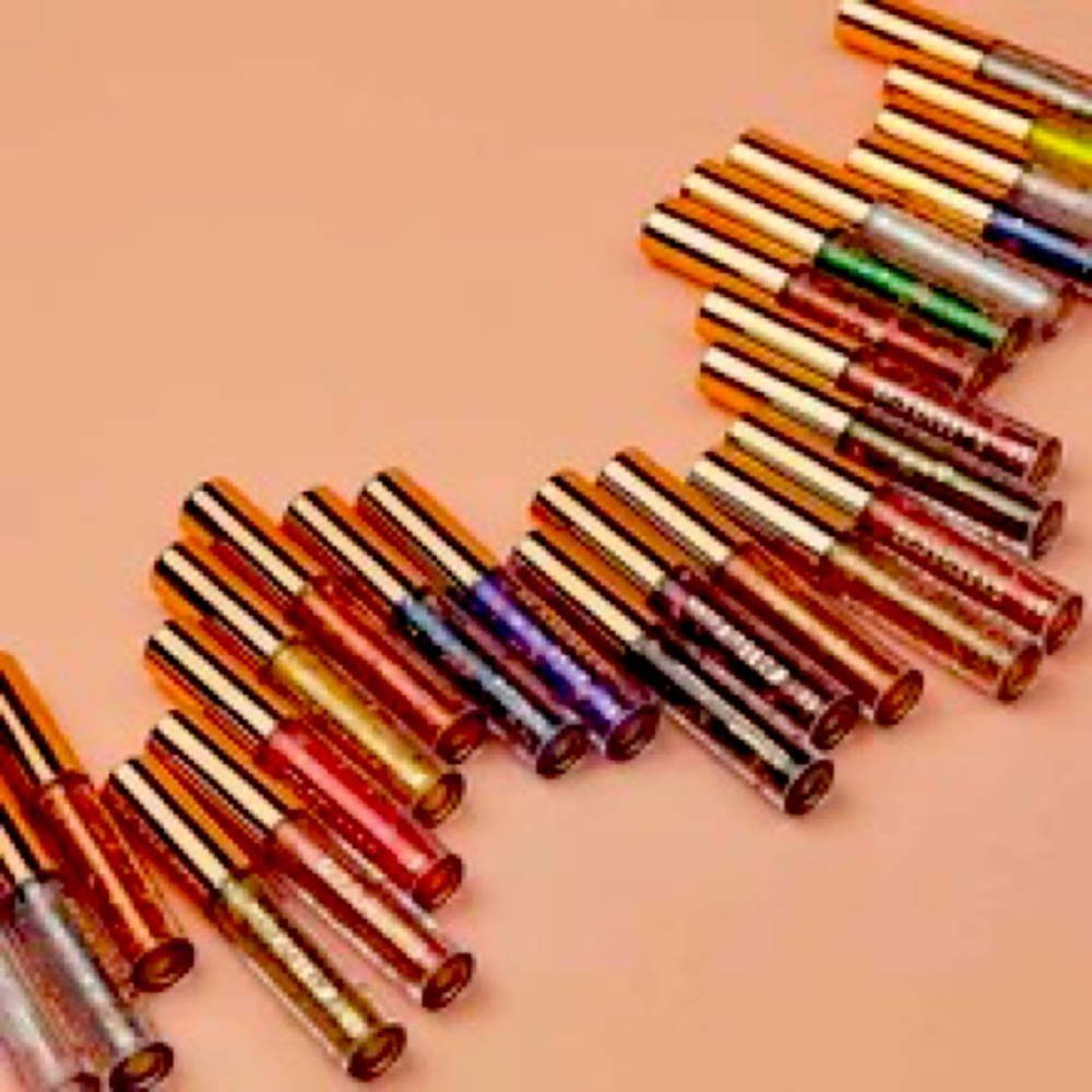 Glitter eyeliners
